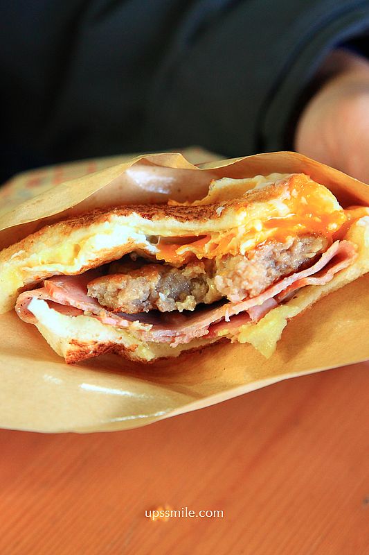 家有璽事排骨吐司，榮獲500碗1盤，新店炭烤吐司超狂厚片排骨