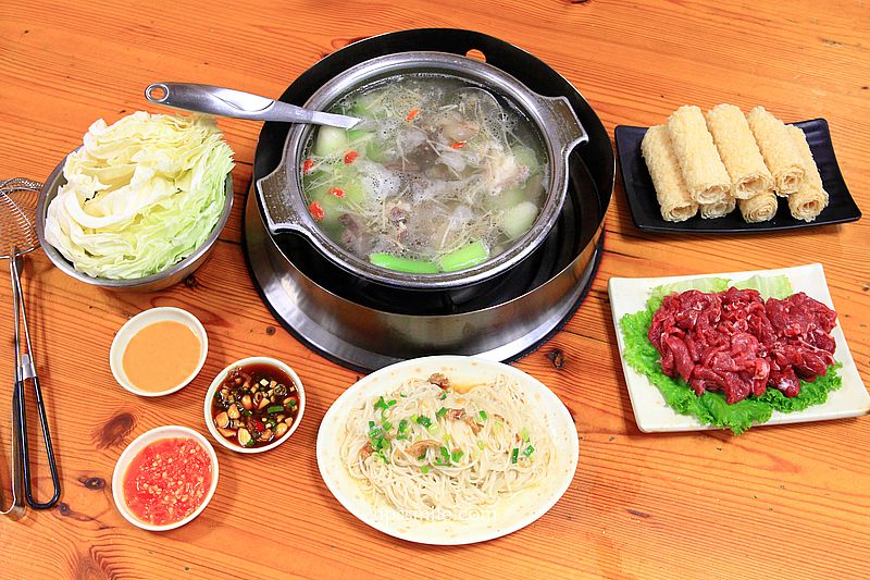 阿財蔬菜羊肉爐，台北老字號神級羊肉爐必吃，菜心羊清爽甘甜湯底銷魂