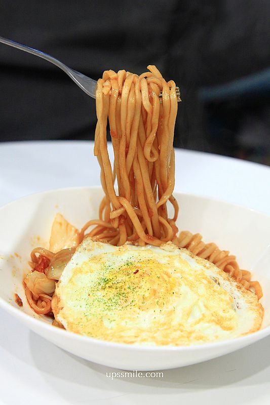 10MINS 台式早食，捷運松江南京站早午餐推薦，台北好吃芋泥肉鬆油條與台式炒麵