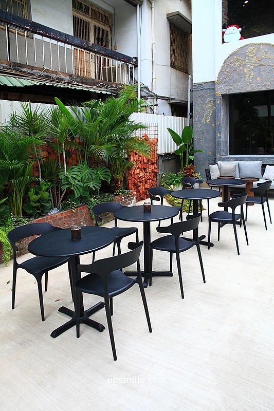 NanBoo南部人製菓，台中老宅爆漿卡士達法式千層酥，庭院有法式金屬餐車