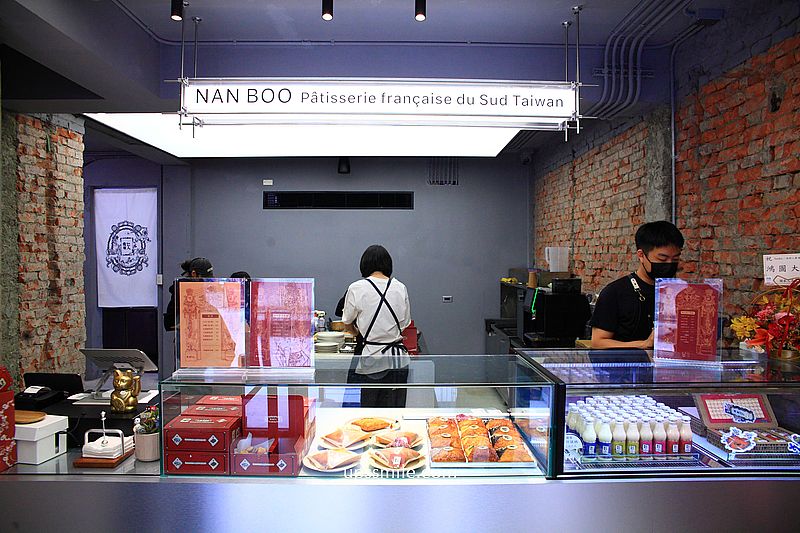NanBoo南部人製菓，台中老宅爆漿卡士達法式千層酥，庭院有法式金屬餐車