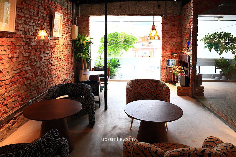 NanBoo南部人製菓，台中老宅爆漿卡士達法式千層酥，庭院有法式金屬餐車