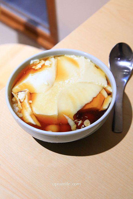 島花中壢海華總店，桃園中壢文青風豆花專賣店，烤雞蛋糕、黑糖粉粿、珍珠、芋圓好吃