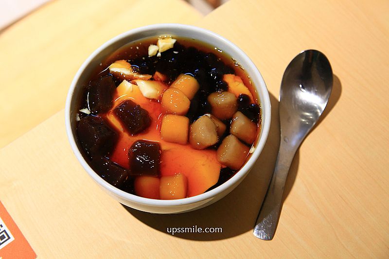 島花中壢海華總店，桃園中壢文青風豆花專賣店，烤雞蛋糕、黑糖粉粿、珍珠、芋圓好吃