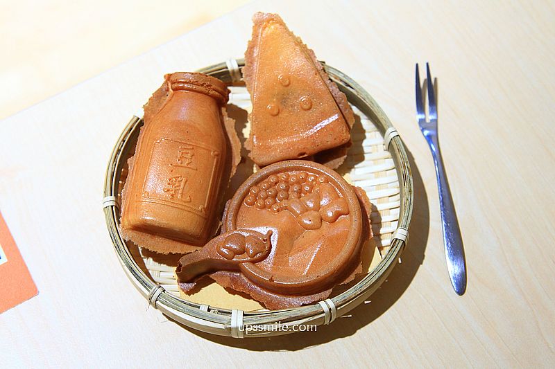 島花中壢海華總店，桃園中壢文青風豆花專賣店，烤雞蛋糕、黑糖粉粿、珍珠、芋圓好吃