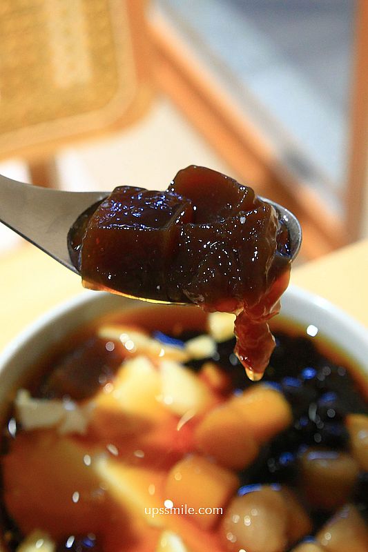 島花中壢海華總店，桃園中壢文青風豆花專賣店，烤雞蛋糕、黑糖粉粿、珍珠、芋圓好吃