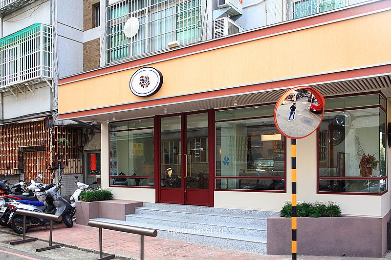 台中摩登復古風早午餐咖啡廳【Celaffee Cafe】向上市場自家烘焙咖啡廳改裝超美