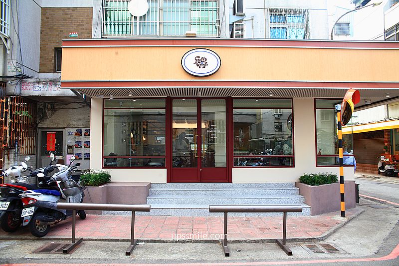 台中摩登復古風早午餐咖啡廳【Celaffee Cafe】向上市場自家烘焙咖啡廳改裝超美