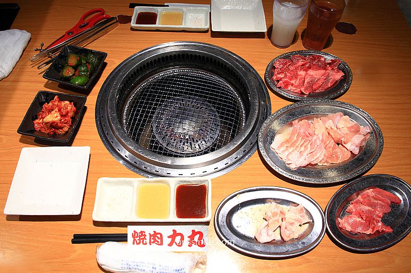 燒肉力丸道頓堀店，大阪和牛燒肉吃到飽推薦，跑跑人旁的道頓堀美食