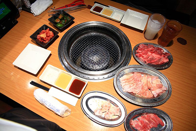 燒肉力丸道頓堀店，大阪和牛燒肉吃到飽推薦，跑跑人旁的道頓堀美食