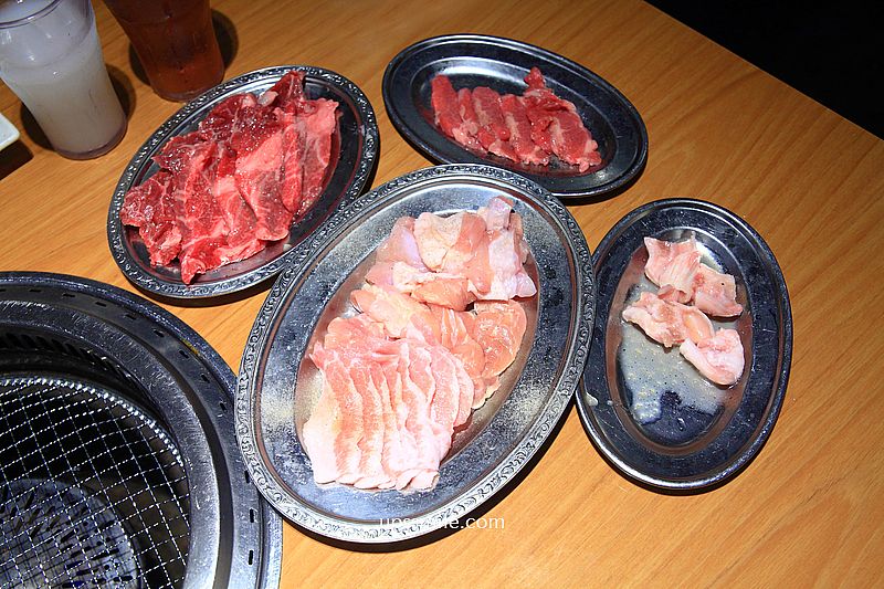 燒肉力丸道頓堀店，大阪和牛燒肉吃到飽推薦，跑跑人旁的道頓堀美食