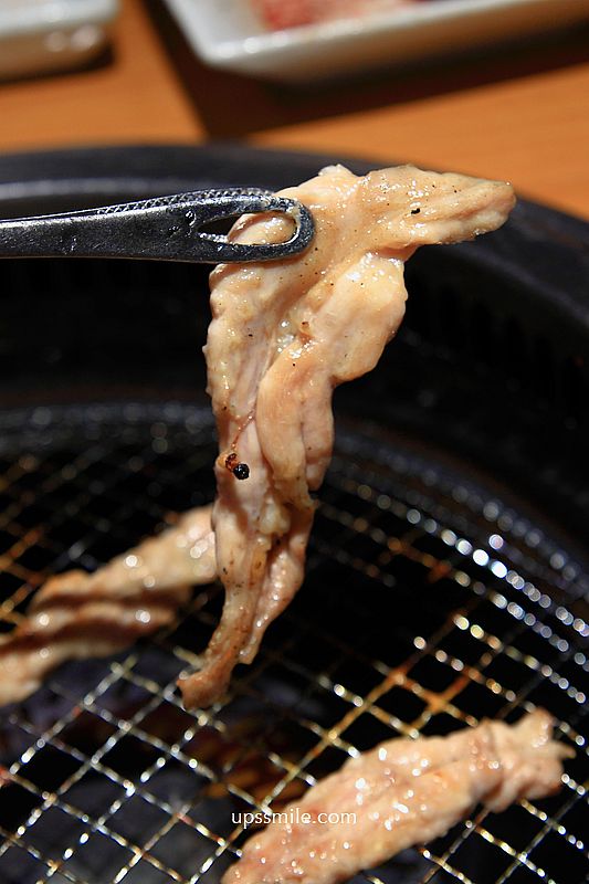 燒肉力丸道頓堀店，大阪和牛燒肉吃到飽推薦，跑跑人旁的道頓堀美食