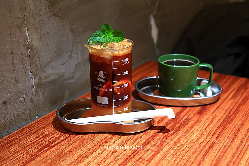 萬華美食【燒杯咖啡藝廚】 台北法鬥寵物友善咖啡廳,必吃火鍋簡餐與手作咖啡燒杯 萬華美食【燒杯咖啡藝廚】 台北法鬥寵物友善咖啡廳,必吃火鍋簡餐與手作咖啡燒杯