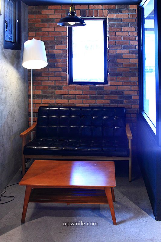 蒼蠅哥肉桂捲【Fly cafe 安和店】插旗捷運信義安和站咖啡廳2分店，台北最強肉桂捲