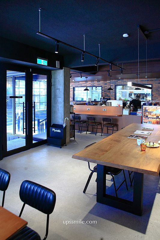 蒼蠅哥肉桂捲【Fly cafe 安和店】插旗捷運信義安和站咖啡廳2分店，台北最強肉桂捲