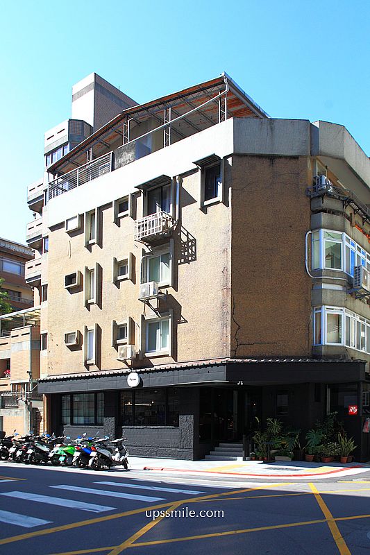 蒼蠅哥肉桂捲【Fly cafe 安和店】插旗捷運信義安和站咖啡廳2分店，台北最強肉桂捲