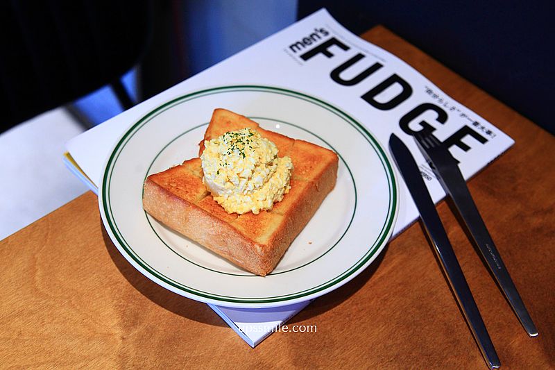 蒼蠅哥肉桂捲【Fly cafe 安和店】插旗捷運信義安和站咖啡廳2分店，台北最強肉桂捲