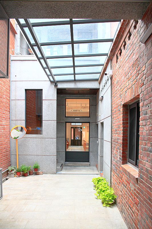 大稻埕咖啡廳【嘉點CHIA.CAFE】台北老宅咖啡廳，必吃炸唐揚雞套餐與麵茶古早味蛋糕