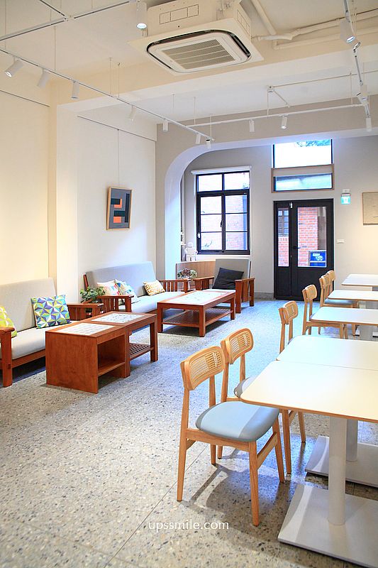 大稻埕咖啡廳【嘉點CHIA.CAFE】台北老宅咖啡廳，必吃炸唐揚雞套餐與麵茶古早味蛋糕