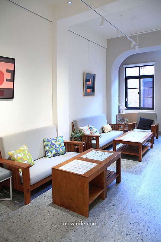 大稻埕咖啡廳【嘉點CHIA.CAFE】台北老宅咖啡廳，必吃炸唐揚雞套餐與麵茶古早味蛋糕