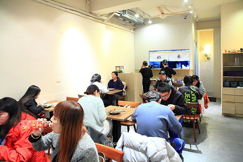 台北美食【焰禾炒飯雞湯麵】有平價鼎泰豐實力,必吃雞湯麵與排骨炒飯 台北美食【焰禾炒飯雞湯麵】有平價鼎泰豐實力,必吃雞湯麵與排骨炒飯