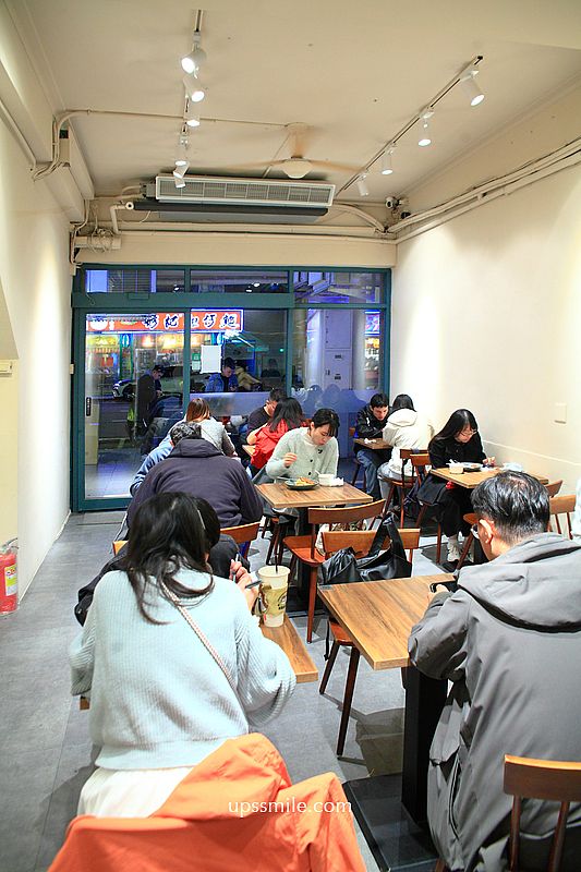 台北美食【焰禾炒飯雞湯麵】有平價鼎泰豐實力,必吃雞湯麵與排骨炒飯 台北美食【焰禾炒飯雞湯麵】有平價鼎泰豐實力,必吃雞湯麵與排骨炒飯