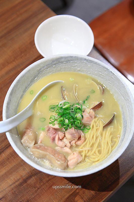 台北美食【焰禾炒飯雞湯麵】有平價鼎泰豐實力,必吃雞湯麵與排骨炒飯 台北美食【焰禾炒飯雞湯麵】有平價鼎泰豐實力,必吃雞湯麵與排骨炒飯