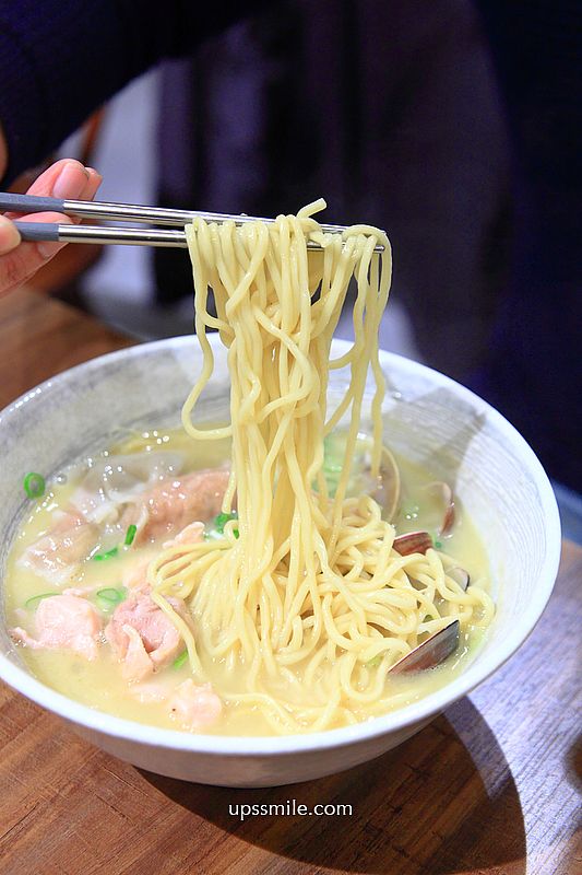 台北美食【焰禾炒飯雞湯麵】有平價鼎泰豐實力,必吃雞湯麵與排骨炒飯 台北美食【焰禾炒飯雞湯麵】有平價鼎泰豐實力,必吃雞湯麵與排骨炒飯