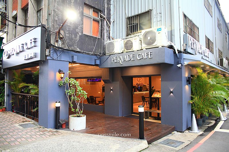 三重美食【PERVADE CAFE瀰漫咖啡】捷運三重站咖啡廳，複合式選物店