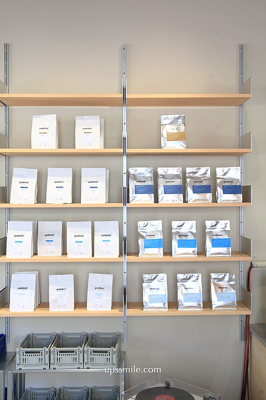 台中國美館自家烘焙咖啡廳【Peakless Coffee Roasters】開窗純白老宅咖啡廳網美打卡聖地 台中國美館自家烘焙咖啡廳【Peakless Coffee Roasters】開窗純白老宅咖啡廳網美打卡聖地