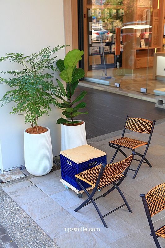 台中國美館自家烘焙咖啡廳【Peakless Coffee Roasters】開窗純白老宅咖啡廳網美打卡聖地 台中國美館自家烘焙咖啡廳【Peakless Coffee Roasters】開窗純白老宅咖啡廳網美打卡聖地