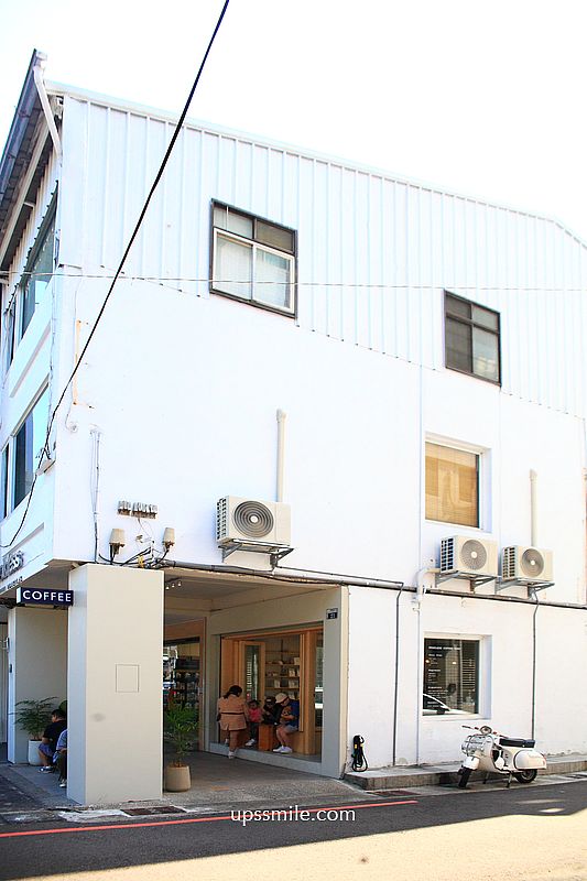 台中國美館自家烘焙咖啡廳【Peakless Coffee Roasters】開窗純白老宅咖啡廳網美打卡聖地 台中國美館自家烘焙咖啡廳【Peakless Coffee Roasters】開窗純白老宅咖啡廳網美打卡聖地