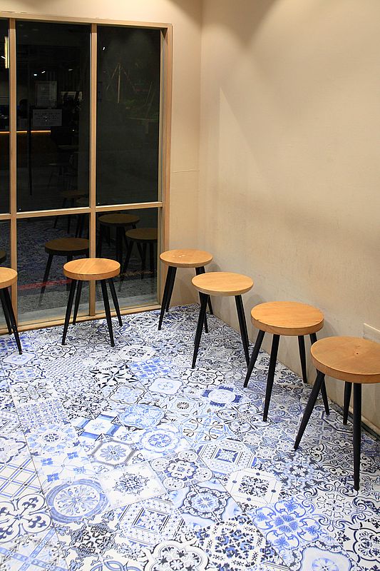 台北美食【大師兄銷魂麵舖中山店】捷運中山站美食，文青風人氣麻辣鴨血豆腐麵店