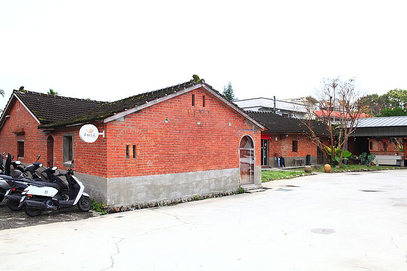 宜蘭火鍋【來初鍋物】宜蘭三合院紅磚牆百年老宅吃火鍋，招牌豆乳火鍋湯底