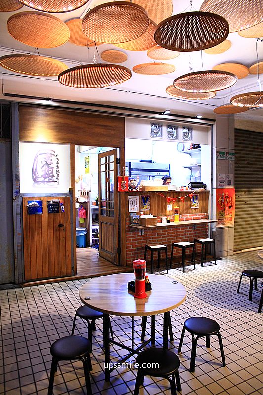 萬華美食【老担麵店】萬華100碗，萬華50年老字號麵店