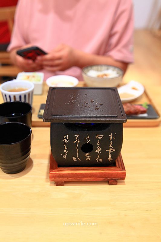 台中北屯美食【嵐山熟成牛かつ專売北屯昌平店】台中日式炸牛排浮誇系爆量丼飯