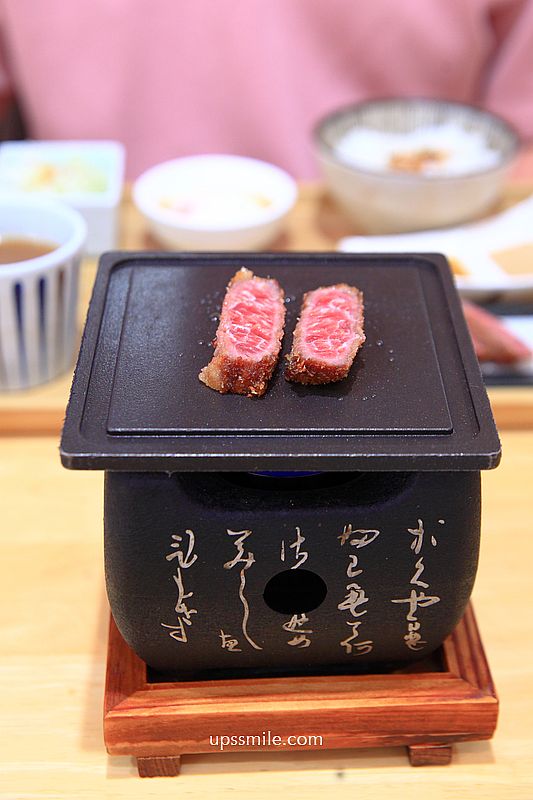 台中北屯美食【嵐山熟成牛かつ專売北屯昌平店】台中日式炸牛排浮誇系爆量丼飯