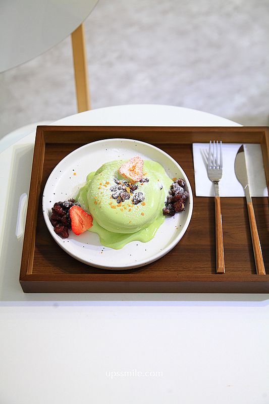 板橋甜點【囍甜日式舒芙蕾專賣店】板橋車站咖啡廳，純白老宅網美氛圍