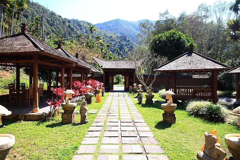 南投美食【烏布雨林峇里島主題餐廳】南投魚池山林秘境南洋料理景觀餐廳
