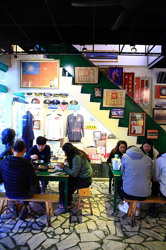 桃園中壢美食【忠貞眷村口米干麻辣滷味】龍崗米干必吃排隊名店