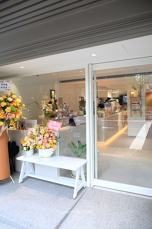 台北早午餐咖啡廳【EGG BUN Breakfast Sandwich & Espresso 松山小巨蛋】捷運南京三民站爆漿漢堡推薦