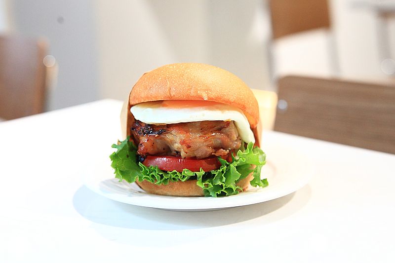 台北早午餐咖啡廳【EGG BUN Breakfast Sandwich & Espresso 松山小巨蛋】捷運南京三民站爆漿漢堡推薦