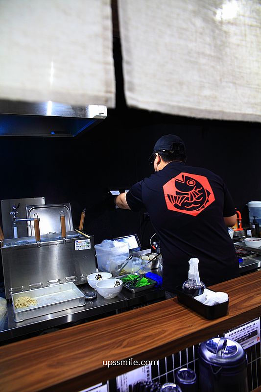 東京傳奇拉麵名店插旗中山站【滿雞軒、麵魚】台北輕鬆吃濃厚系鴨湯拉麵