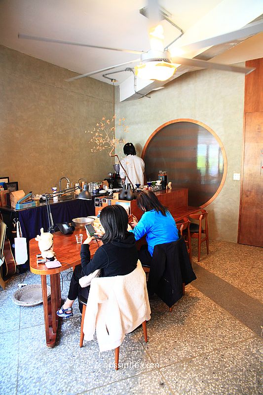 土城咖啡【蕪咖啡】土城自家烘焙咖啡廳，日式禪風木質調貓咪深夜咖啡廳