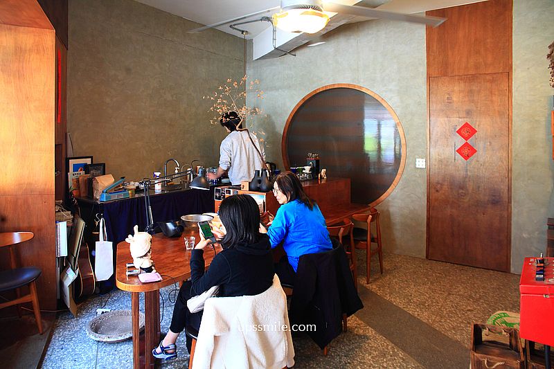 土城咖啡【蕪咖啡】土城自家烘焙咖啡廳，日式禪風木質調貓咪深夜咖啡廳