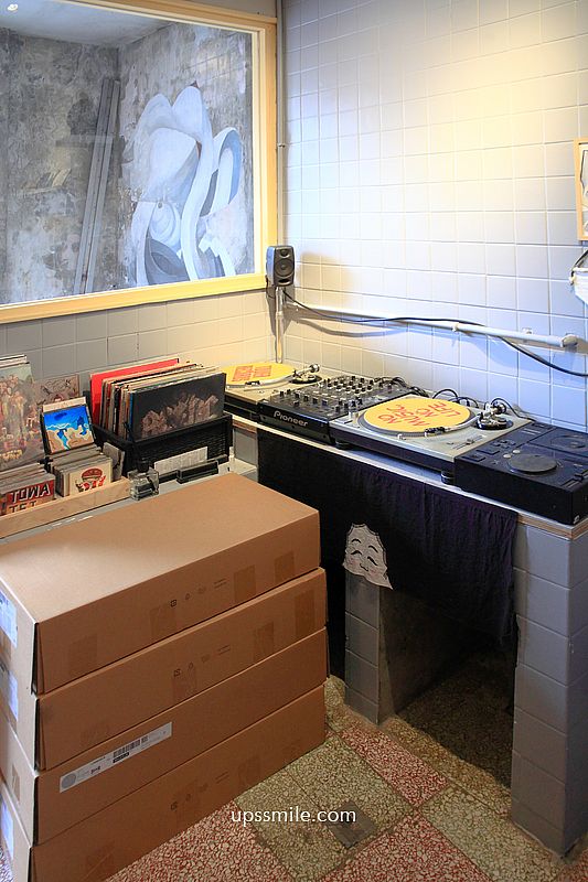 古亭丸之內咖啡【Music X Drinks by tripper】70元可喝到手沖咖啡藝伎,磅蛋糕30元 古亭丸之內咖啡【Music X Drinks by tripper】70元可喝到手沖咖啡藝伎,磅蛋糕30元