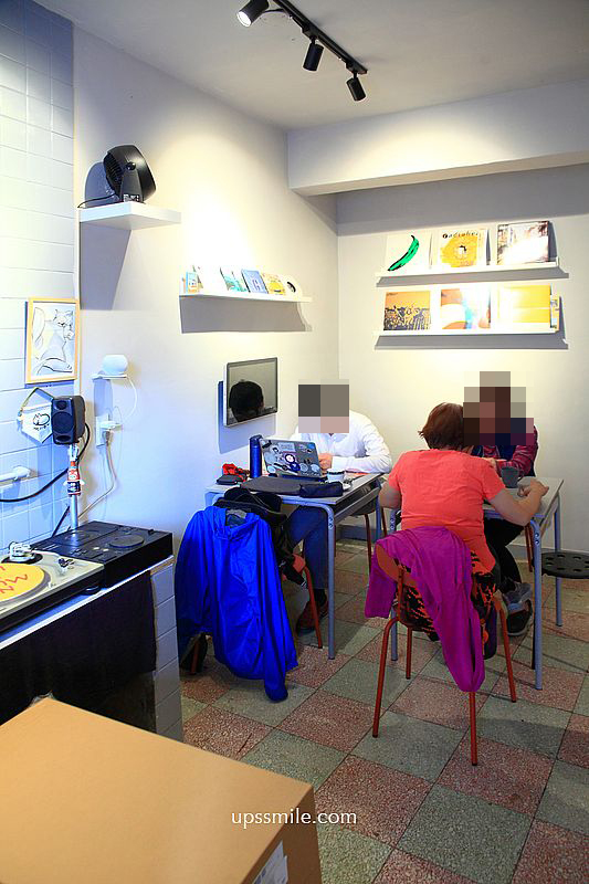 古亭丸之內咖啡【Music X Drinks by tripper】70元可喝到手沖咖啡藝伎,磅蛋糕30元 古亭丸之內咖啡【Music X Drinks by tripper】70元可喝到手沖咖啡藝伎,磅蛋糕30元