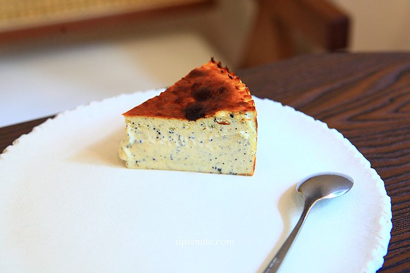 台北甜點【Lora Cake Basque Cheesecake】台北流心感巴斯克蛋糕,捷運小巨蛋站咖啡廳 台北甜點【Lora Cake Basque Cheesecake】台北流心感巴斯克蛋糕,捷運小巨蛋站咖啡廳