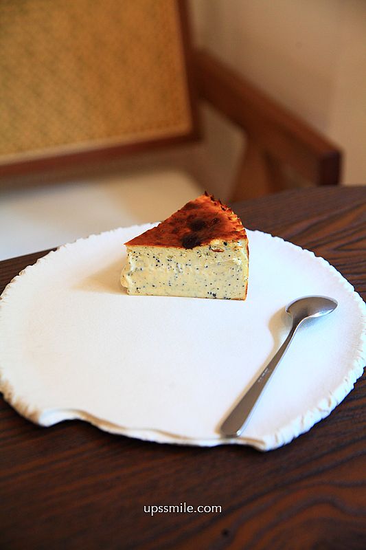 台北甜點【Lora Cake Basque Cheesecake】台北流心感巴斯克蛋糕,捷運小巨蛋站咖啡廳 台北甜點【Lora Cake Basque Cheesecake】台北流心感巴斯克蛋糕,捷運小巨蛋站咖啡廳