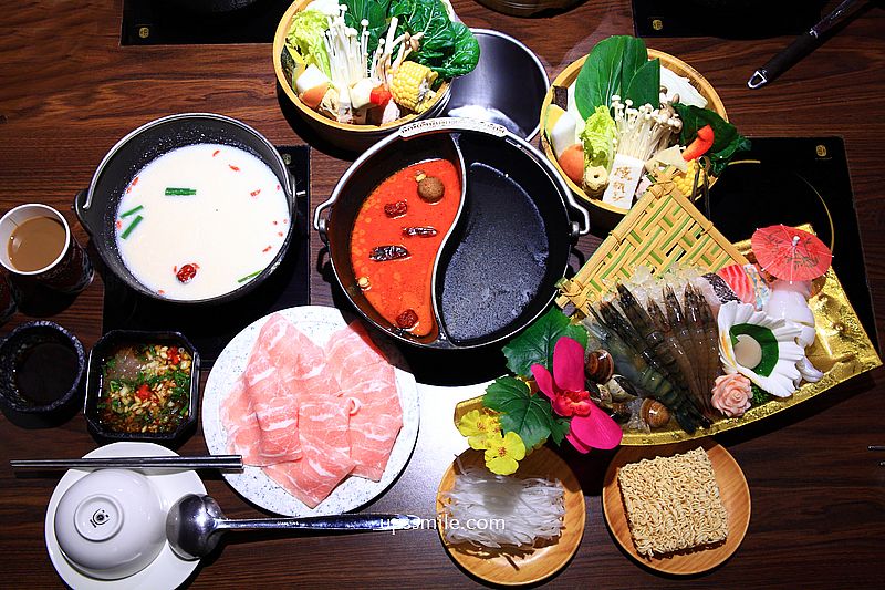 台中北屯美食【燒瓶子大肆鍋物台中北屯店】台中自助吧吃到飽個人鴛鴦鍋,台中宵夜美食 台中北屯美食【燒瓶子大肆鍋物台中北屯店】台中自助吧吃到飽個人鴛鴦鍋,台中宵夜美食